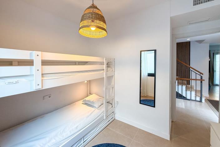 Image No.37-3 Bed Townhouse for sale