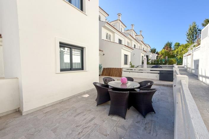 Image No.42-3 Bed Townhouse for sale