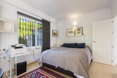 12-53013098fcab6c38b1379cd33298e050