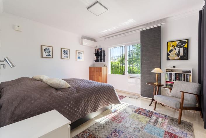 Image No.13-4 Bed Villa / Detached for sale