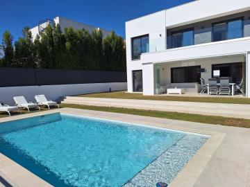 4 Bed Villa / Detached for sale
