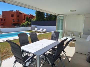 8-e64a9055bba3e77ac8aca3b893cdf826