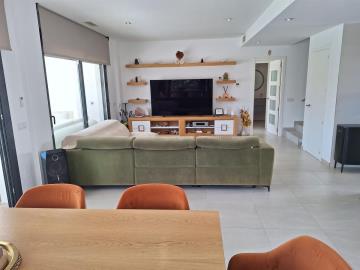 10-bb915d1cb19341576dcdc994b81ab9c5