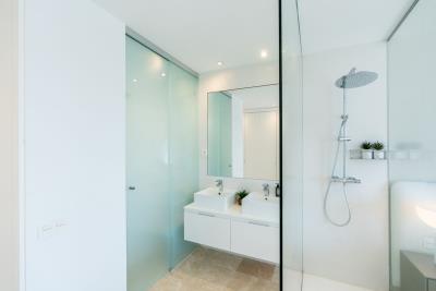 12-53013098fcab6c38b1379cd33298e050