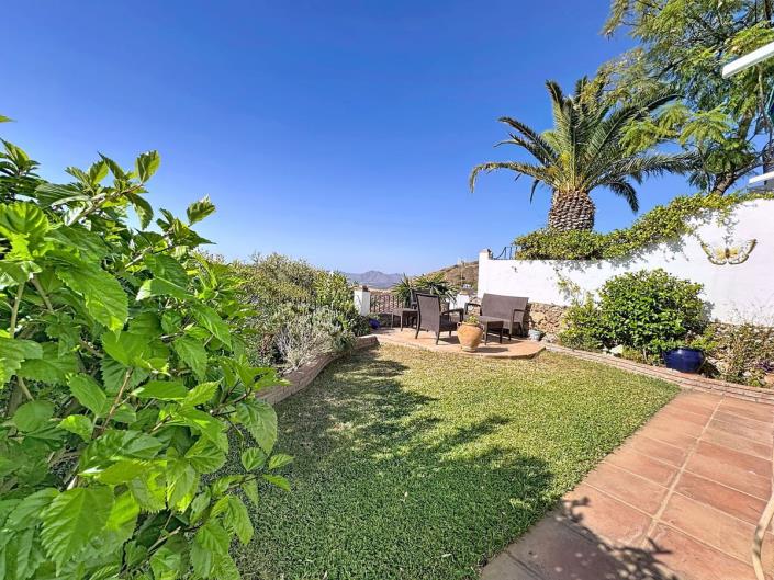 Image No.27-3 Bed Semi-Detached for sale