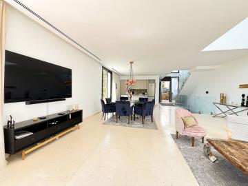 9-467d0cee5b725f3ef65f102a0c2e69c0