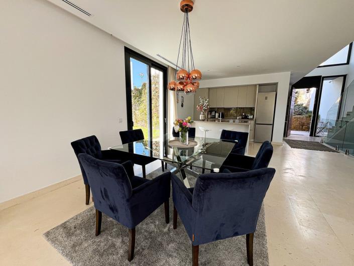 Image No.10-5 Bed Semi-Detached for sale