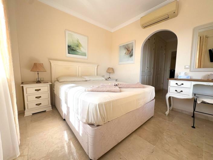 Image No.11-3 Bed Apartment for sale