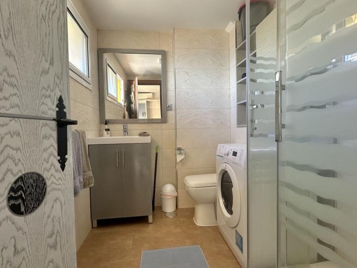 Image No.11-Studio for sale