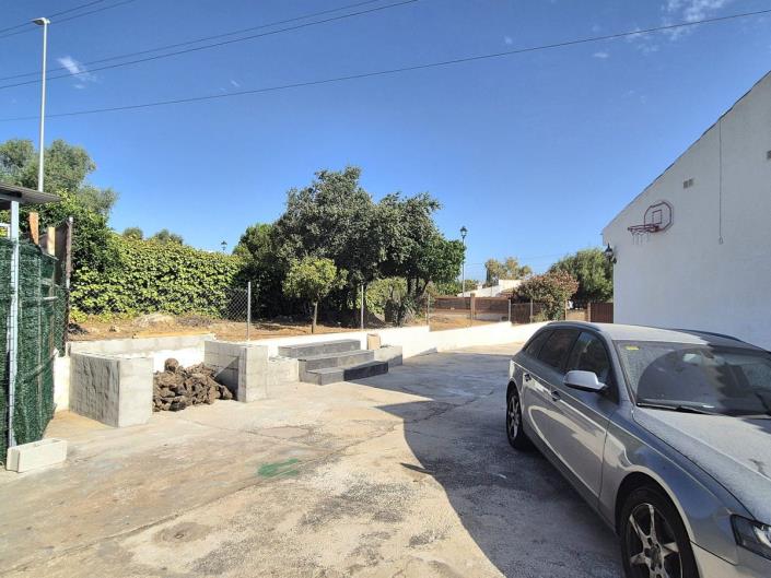 Image No.1-5 Bed Villa / Detached for sale