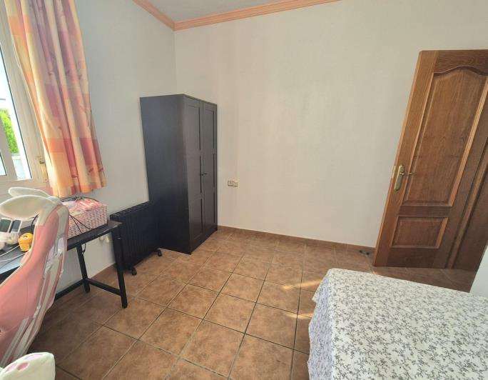 Image No.32-5 Bed Villa / Detached for sale