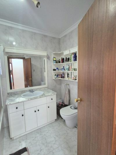 Image No.35-5 Bed Villa / Detached for sale