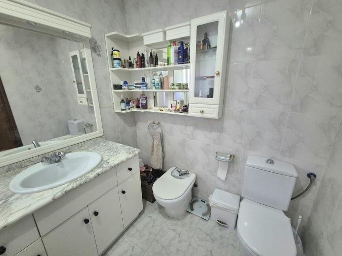 Image No.37-5 Bed Villa / Detached for sale