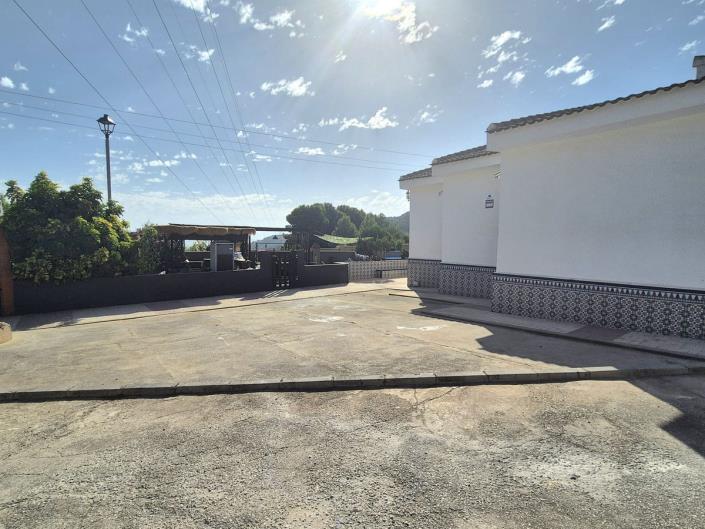 Image No.60-5 Bed Villa / Detached for sale