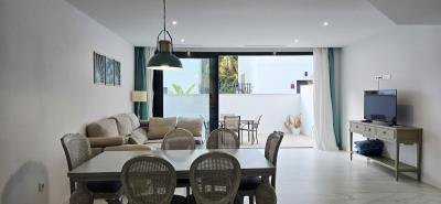 10-bb915d1cb19341576dcdc994b81ab9c5