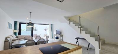 11-20939a0134ad724a8cb2a801094d15a4