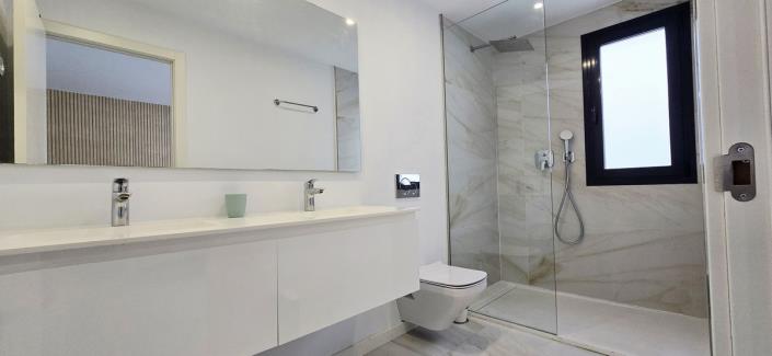 Image No.15-3 Bed Townhouse for sale