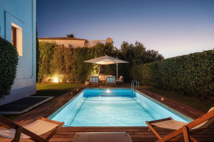 Image No.1-4 Bed Villa / Detached for sale