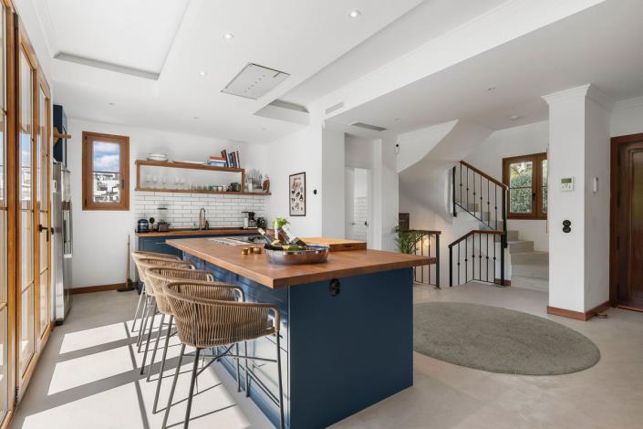 Image No.11-4 Bed Villa / Detached for sale