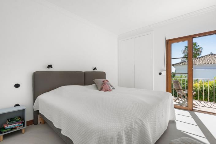 Image No.17-4 Bed Villa / Detached for sale