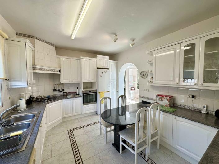 Image No.14-3 Bed Villa / Detached for sale