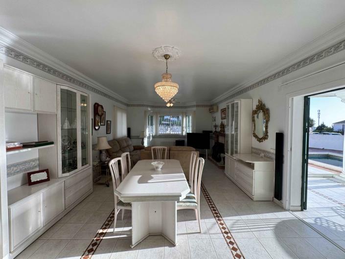 Image No.18-3 Bed Villa / Detached for sale