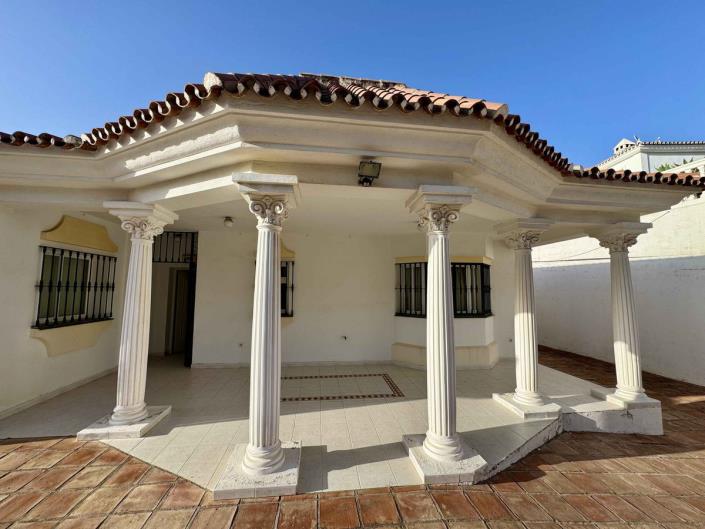 Image No.32-3 Bed Villa / Detached for sale