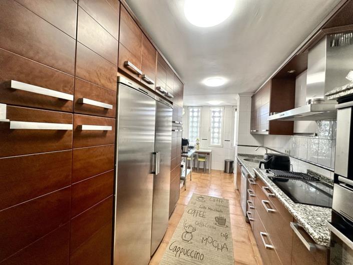 Image No.8-3 Bed Apartment for sale