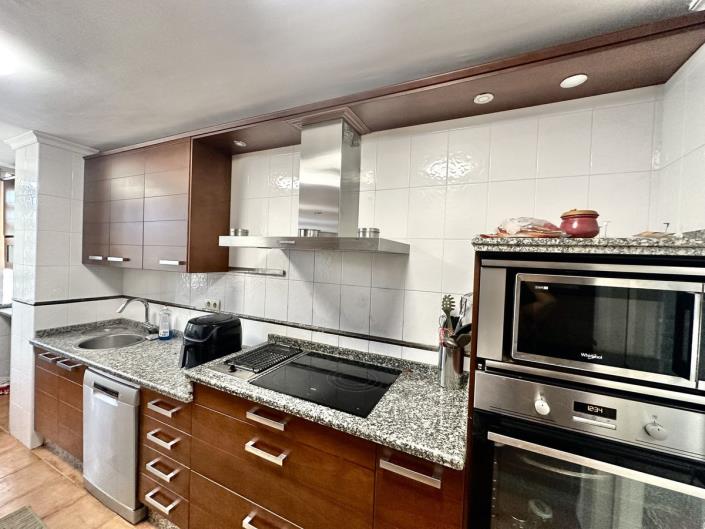 Image No.9-3 Bed Apartment for sale