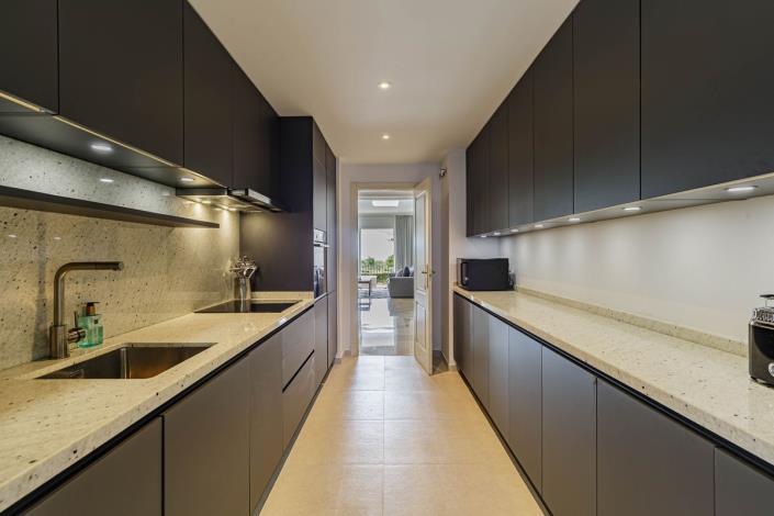 Image No.1-3 Bed Apartment for sale