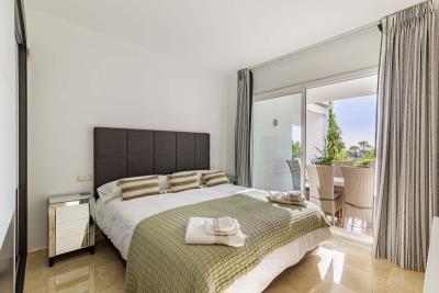 10-bb915d1cb19341576dcdc994b81ab9c5