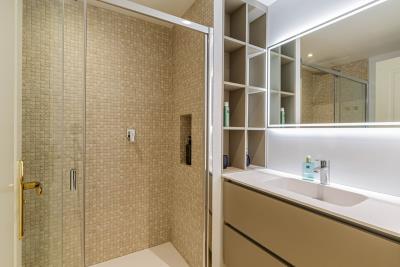 12-53013098fcab6c38b1379cd33298e050