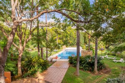 13-5fd73dea700db77384c091ca9818b1a9