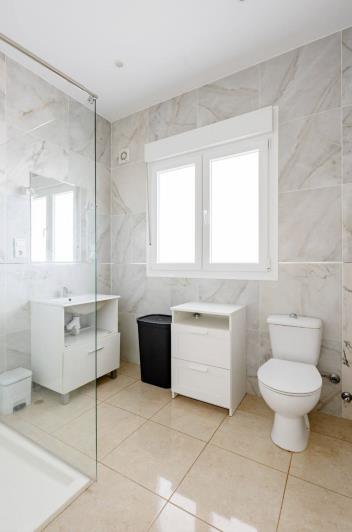 Image No.13-5 Bed Villa / Detached for sale