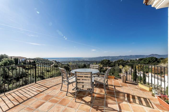 Image No.35-5 Bed Villa / Detached for sale