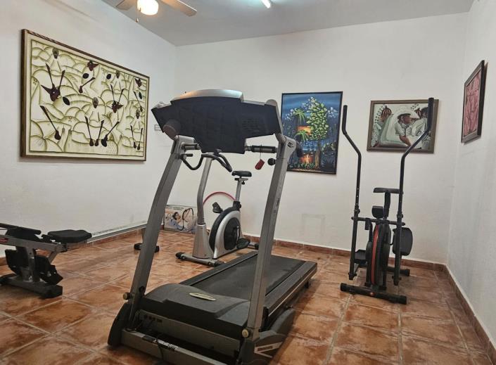 Image No.37-5 Bed Villa / Detached for sale