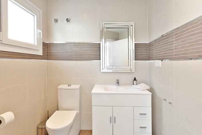 Image No.6-4 Bed Villa / Detached for sale