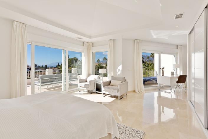 Image No.31-4 Bed Villa / Detached for sale