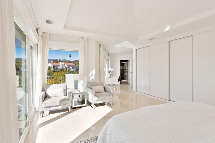 Image No.32-4 Bed Villa / Detached for sale