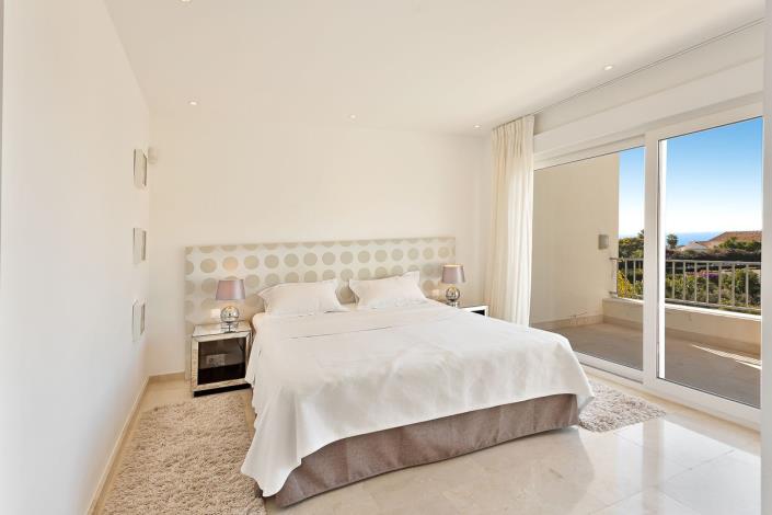 Image No.44-4 Bed Villa / Detached for sale