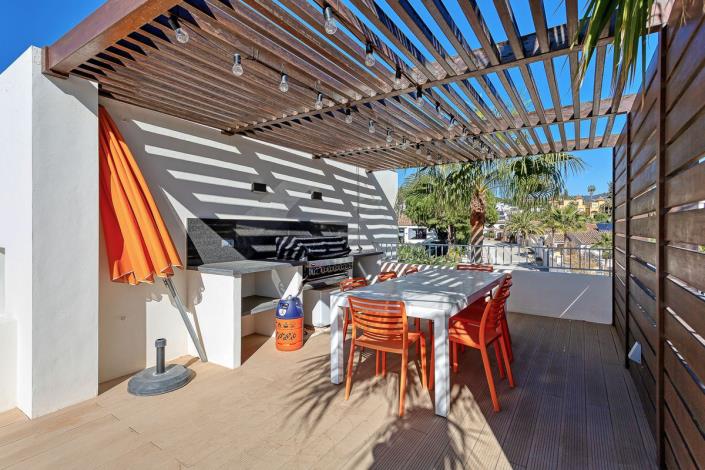 Image No.55-4 Bed Villa / Detached for sale