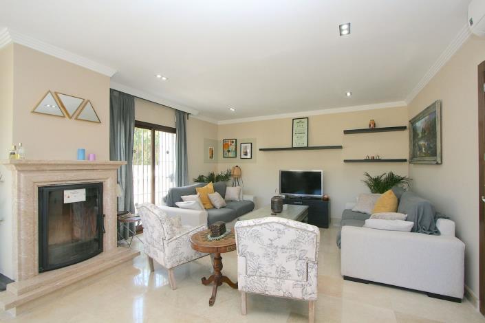 Image No.4-8 Bed Villa / Detached for sale