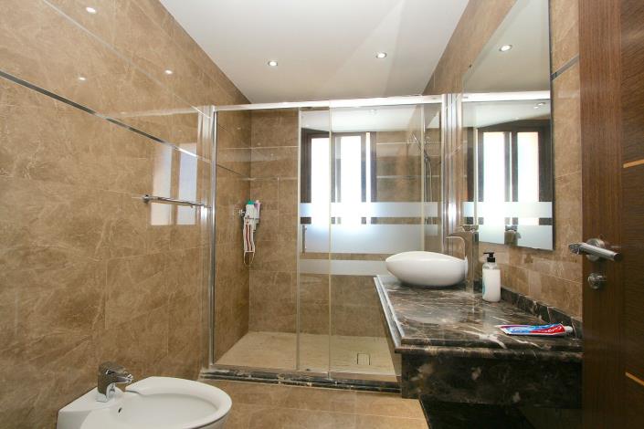 Image No.22-8 Bed Villa / Detached for sale