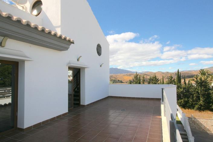 Image No.24-8 Bed Villa / Detached for sale