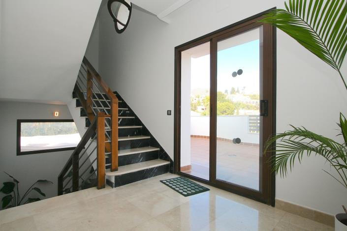 Image No.28-8 Bed Villa / Detached for sale