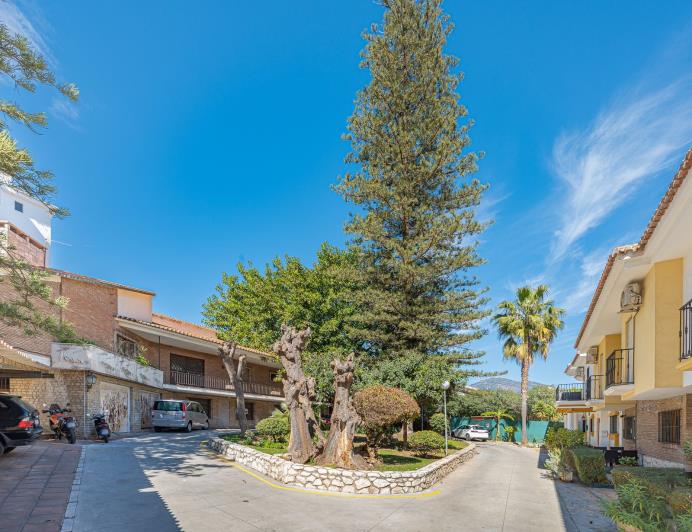 Image No.1-3 Bed Townhouse for sale