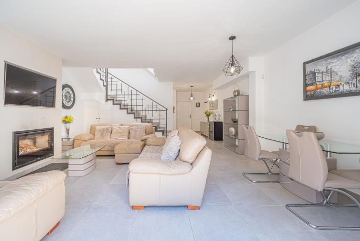 Image No.37-3 Bed Townhouse for sale