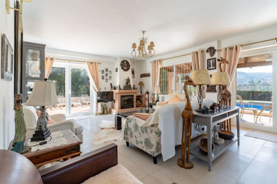 10-bb915d1cb19341576dcdc994b81ab9c5