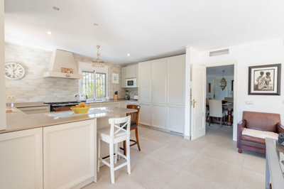 7-aa4cc561180b369757c0bb4af9886cd3