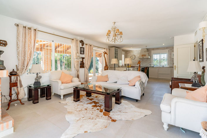 Image No.9-5 Bed Villa for sale